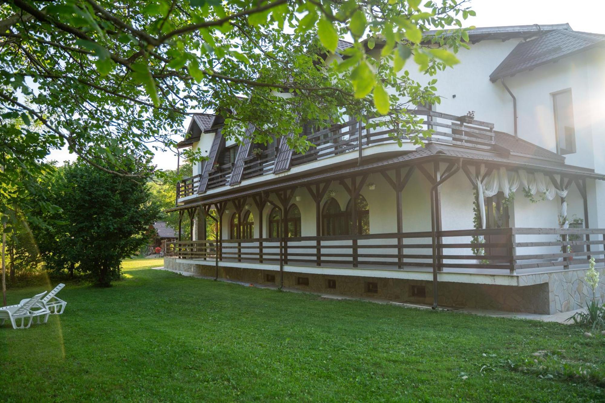 Din Natura Varbilau Exterior photo